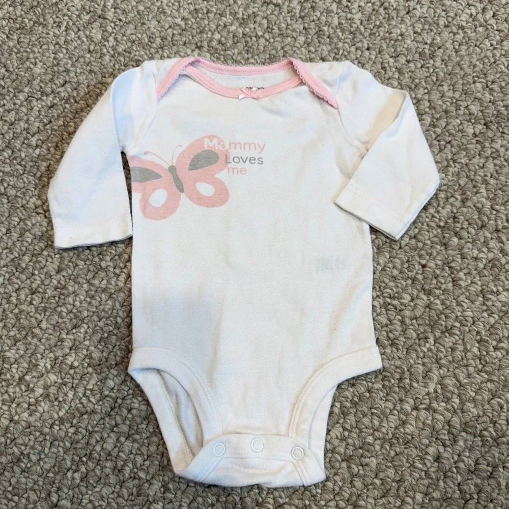 Carters Baby Girls Size 3 Months Butterfly Mommy Loves Me Bodysuit and Pants Set